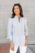 Load image into Gallery viewer, Vero Moda Pinstripe Button Front Top