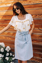 Load image into Gallery viewer, Daisy Embroidered Top