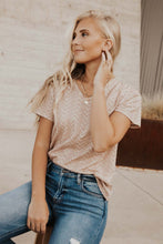 Load image into Gallery viewer, V Print Graphic Tee in Pink