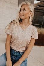 Load image into Gallery viewer, V Print Graphic Tee in Pink