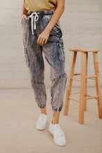 Load image into Gallery viewer, Luna Denim Cargo Joggers in Medium Wash