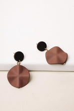 Load image into Gallery viewer, Wavy Clay Earrings
