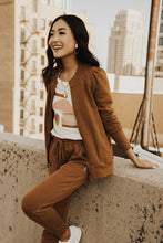 Load image into Gallery viewer, Kourtney Zipper Sweatshirt in Camel
