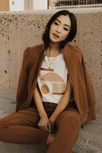 Load image into Gallery viewer, Kourtney Zipper Sweatshirt in Camel
